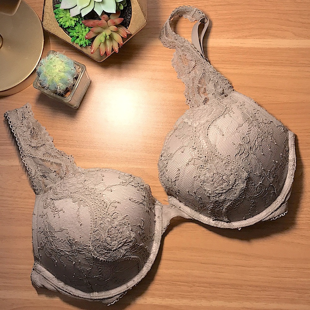 Victoria’s Secret Dream Angels Lace Push-Up Bra